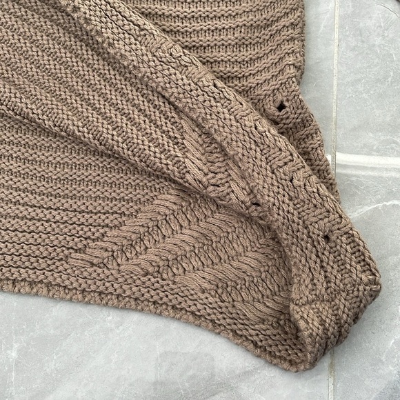 Women's Miracle City Long Sleeve Sweater Medium - Picture 7 of 13